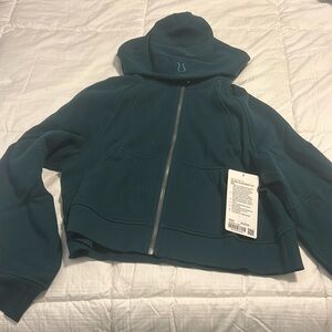 NWT💚lululemon full zip scooba